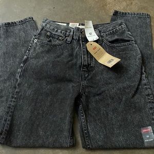 Levi’s Mom Jean NWT